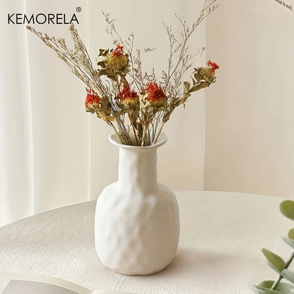 Donut Bloom: Unique Ceramic Vases for a Playful Touch