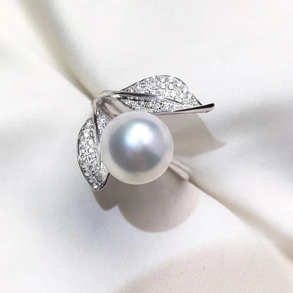 Elegant Lady Leaf Ring – Bright Zirconia & Simulated Pearl for Engagement