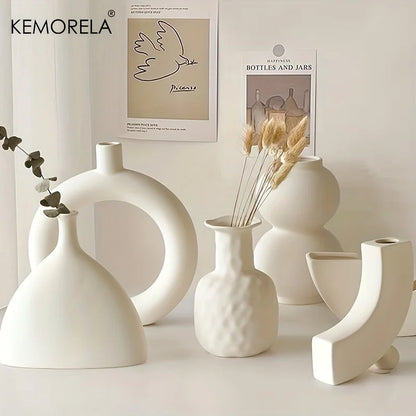 Donut Bloom: Unique Ceramic Vases for a Playful Touch