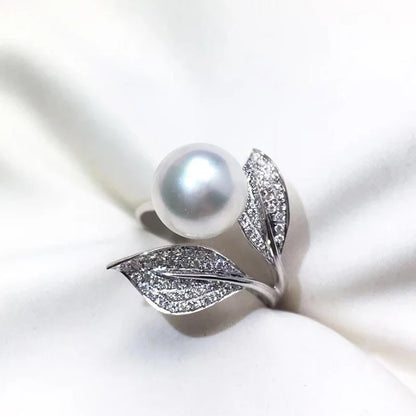 Elegant Lady Leaf Ring – Bright Zirconia & Simulated Pearl for Engagement